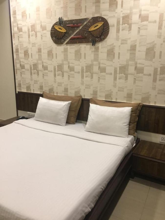 Hotel Jawahar Ulhāsnagar Eksteriør billede