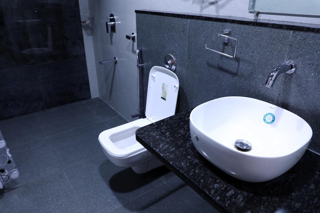 Hotel Jawahar Ulhāsnagar Eksteriør billede
